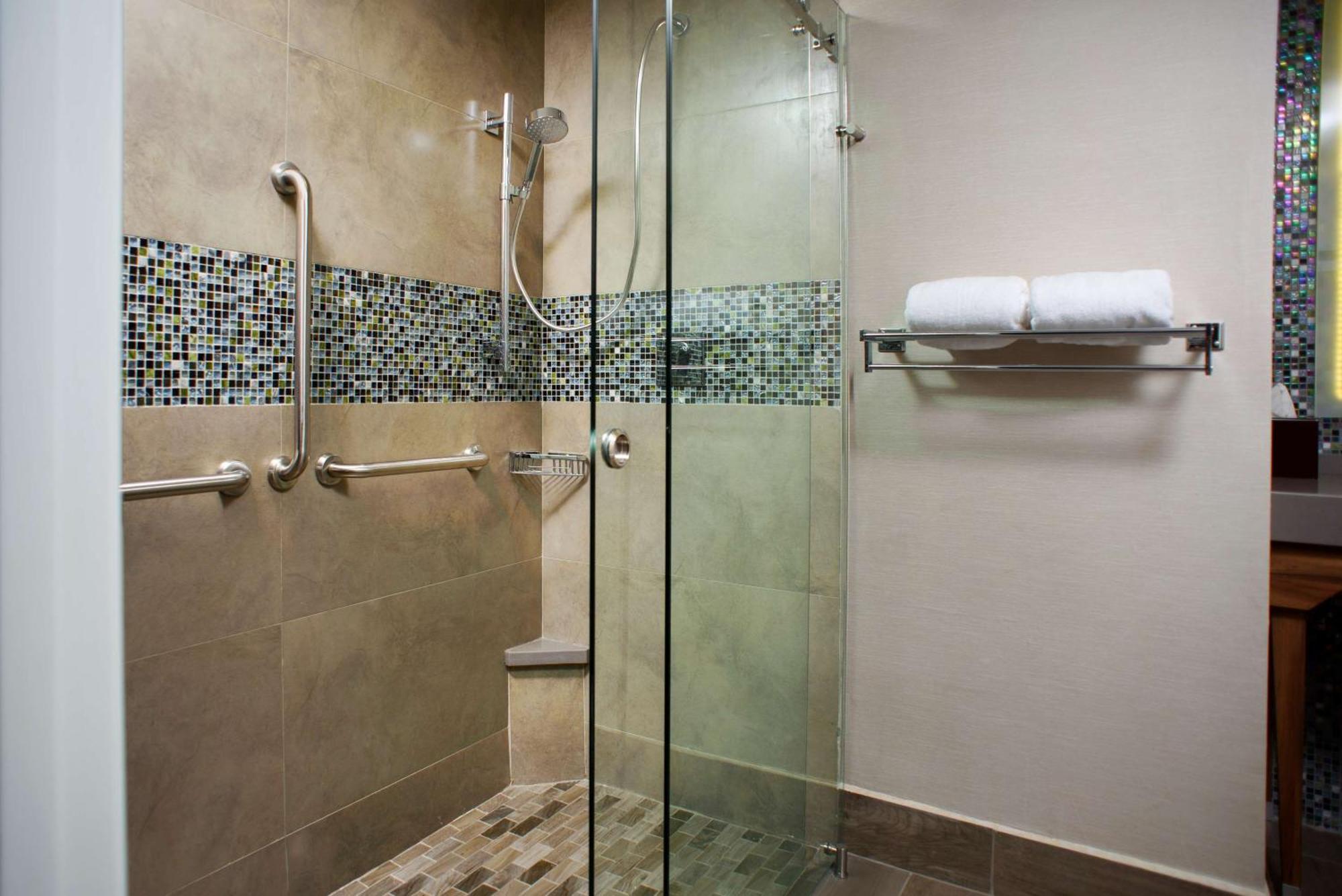 Hampton Inn Piedras Negras Eksteriør bilde