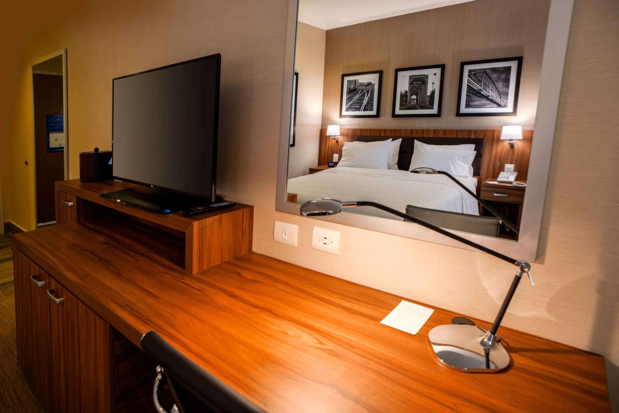 Hampton Inn Piedras Negras Eksteriør bilde