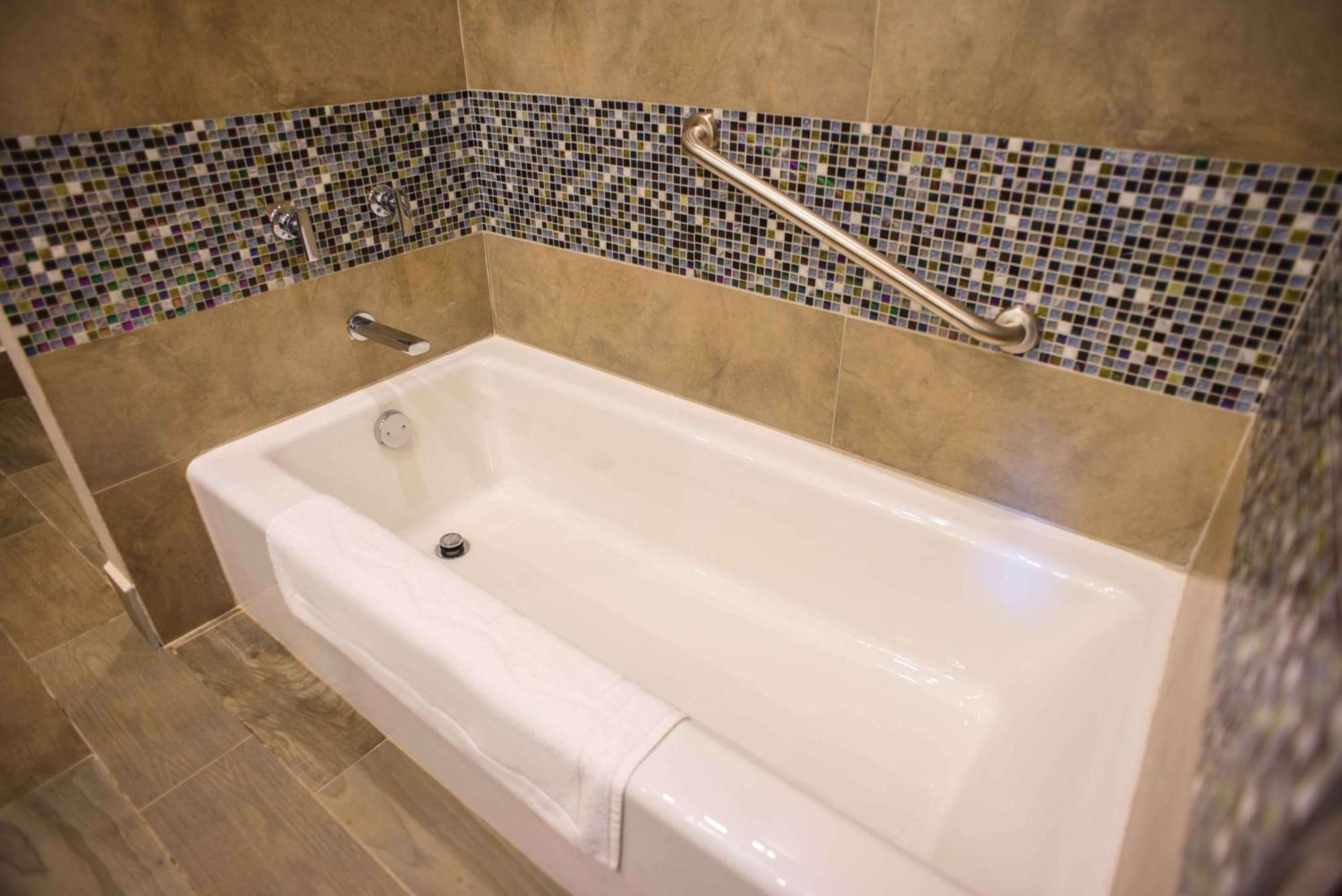 Hampton Inn Piedras Negras Eksteriør bilde