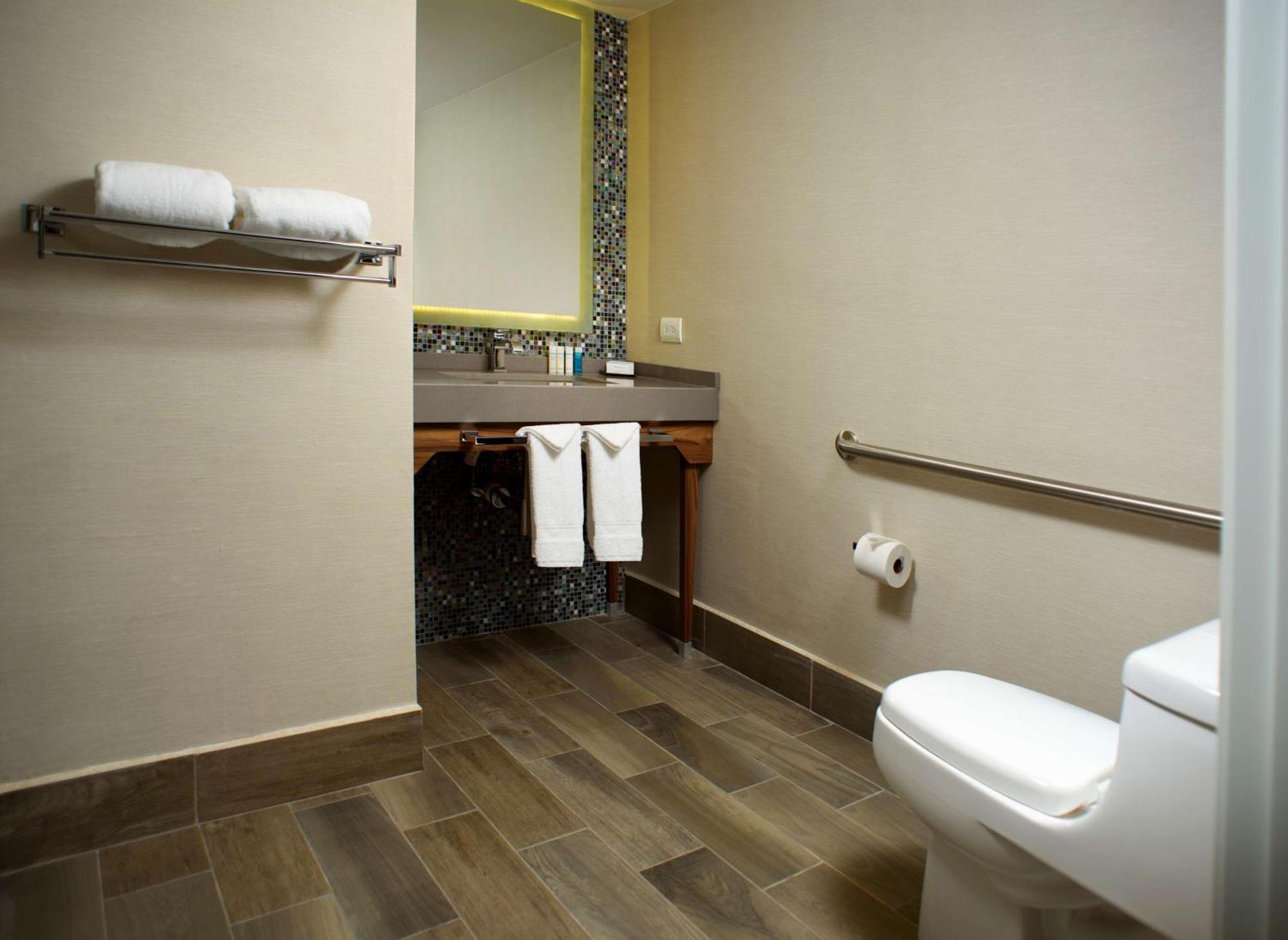 Hampton Inn Piedras Negras Eksteriør bilde